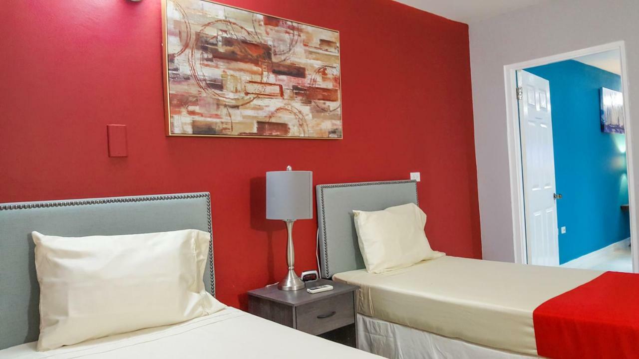 Donhead New Kingston Apt 3 Extérieur photo